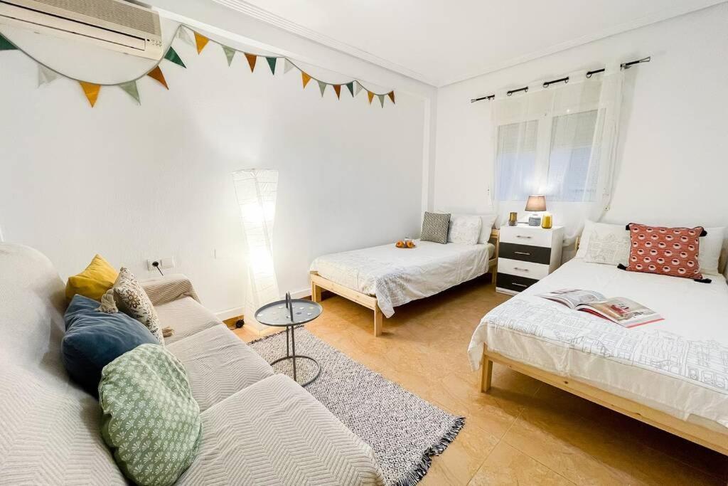 Coqueto Y Amplio Apartamento A 15 Min De La Playa Alicante Esterno foto